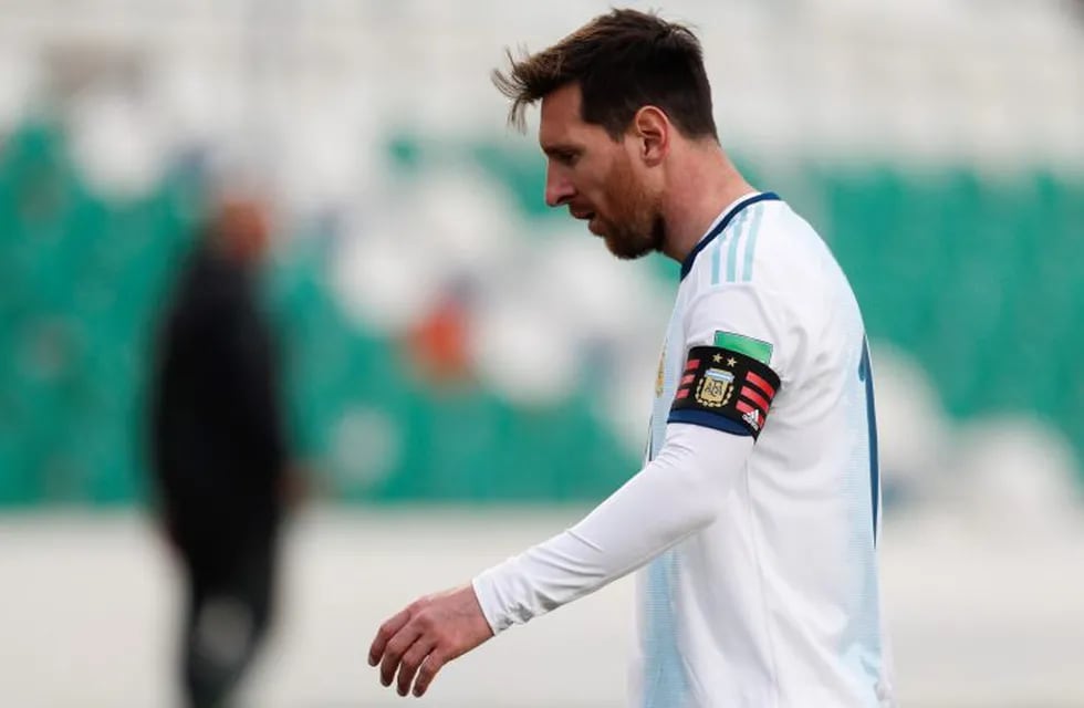 Lionel Messi llegó a España y mañana se reincorpora a los entrenamientos de Barcelona. (AP)