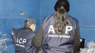 Detuvieron a dos policías de Rosario en la Comisaría 10°