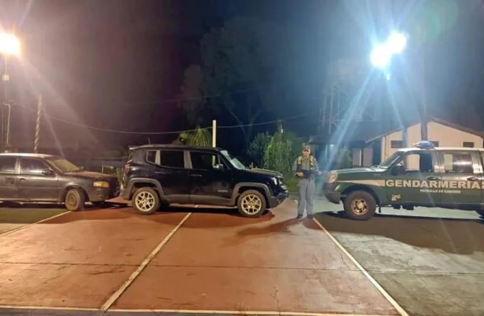 Frustran el intento de contrabando en Puerto Piray y recuperan dos vehículos robados.