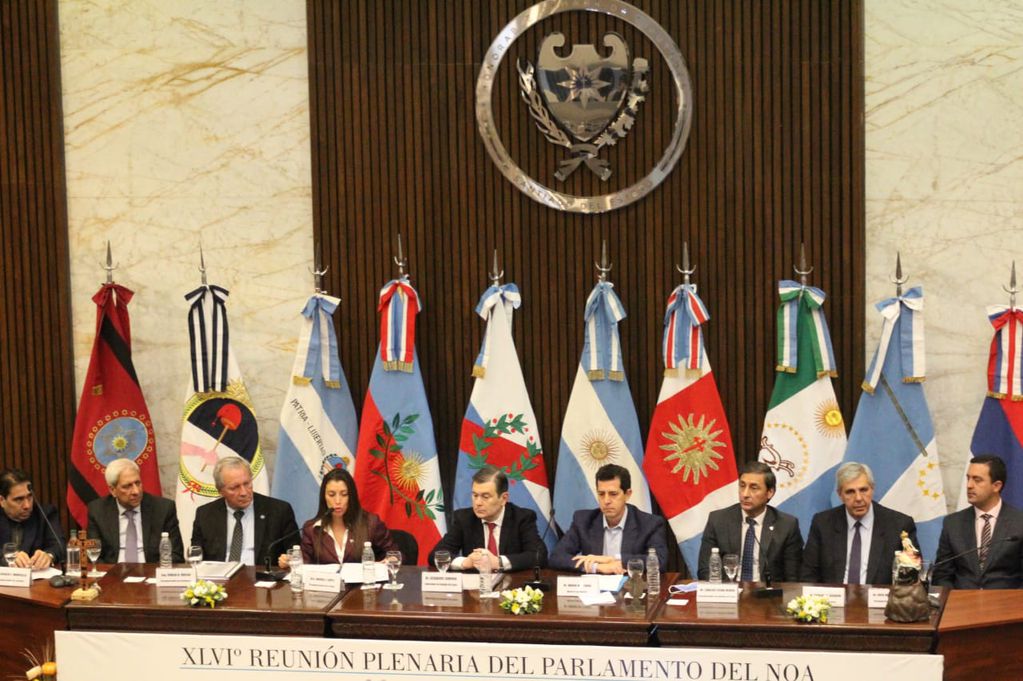 El vicegobernador Carlos Haquim asistió a la reunión plenaria del Parlamento del NOA que tuvo lugar en Santiago del Estero.