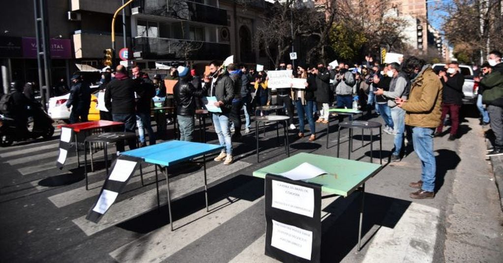 Protesta de dueños de bares en Córdoba.
