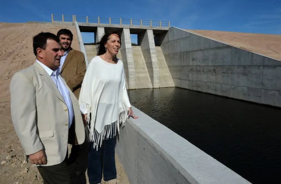 Foto Archivo: Vidal, Bertellys y Galli en la inauguración de la represa La Isadora.