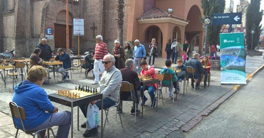 Jornada de ajedrez solidario en Villa Carlos Paz
