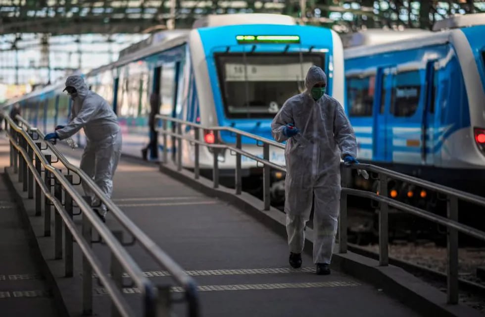 Mario Meoni confirmó que cerrarán algunas estaciones de trenes. (AFP)