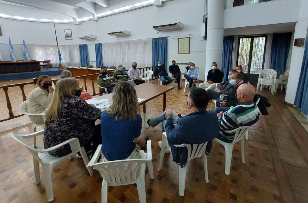 Reunión de la Comisión Vendimia de San Rafael por el escándalo de la embajadora de la ganadería, Cielo Giménez