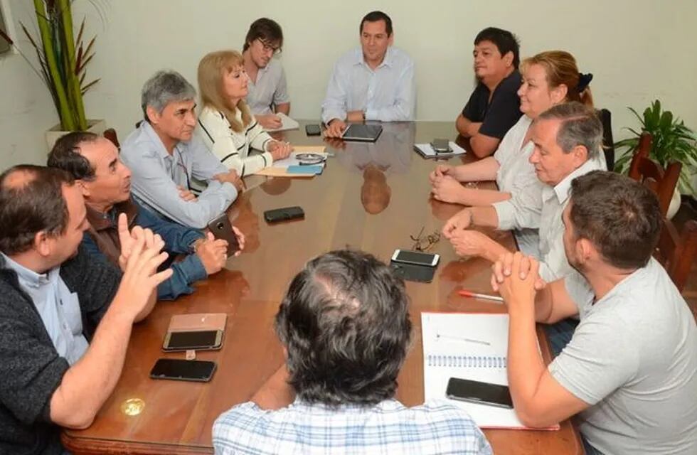 El ministro de Hacienda, Cristian Ocampo se reunirá con el FGD para solucionar el conflicto.