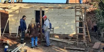 Esperanza a flor de piel: perdió su casa tras un incendio y le construyeron una nueva