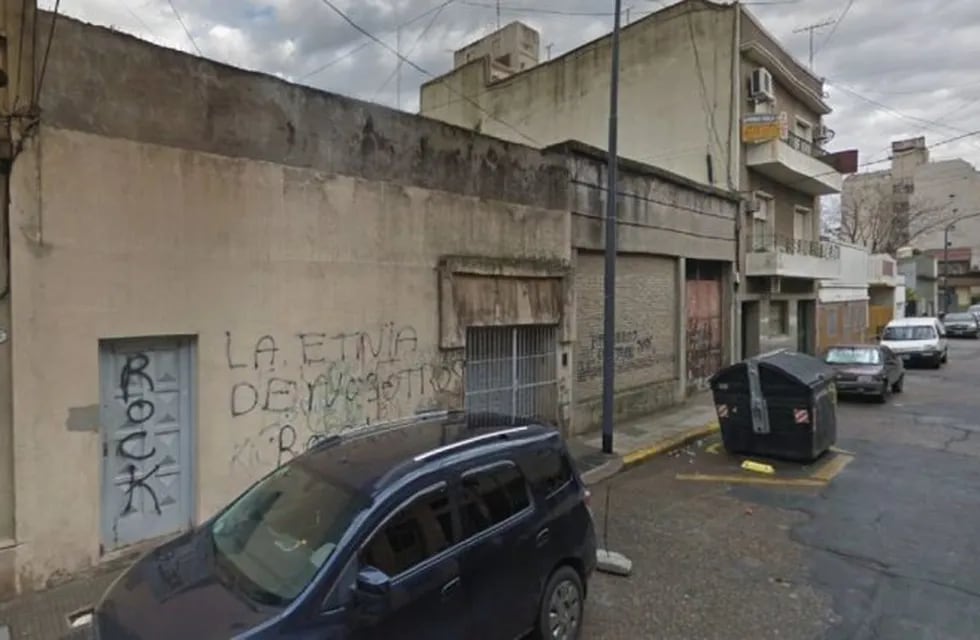 Detuvieron a dos falsos médicos que intentaron entrar a robar en una casa de Liniers.
