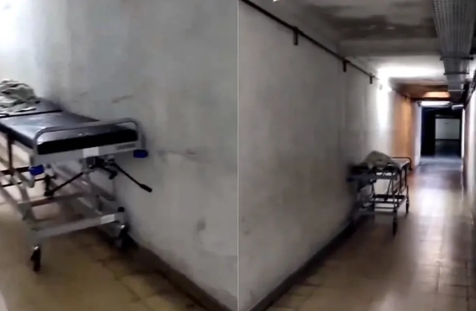 Un extraño caso sorprendió a los trabajadores de un hospital en La Plata en donde una camilla se movía por sí sola por los pasillos de la institución.