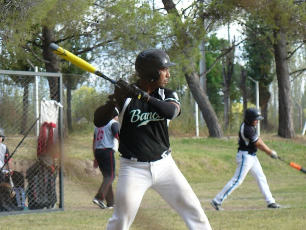Elio Salazar, Banco Mendoza softbol.