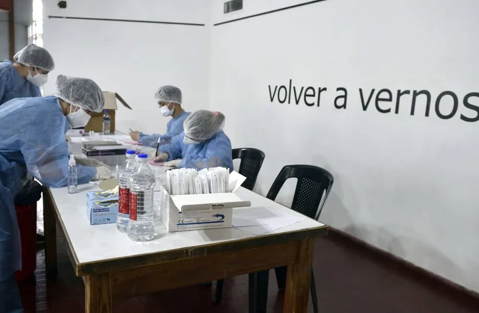 El personal de Salud de Córdoba, en la primera línea de batalla contra la pandemia (Ramiro Pereyra/ La Voz).