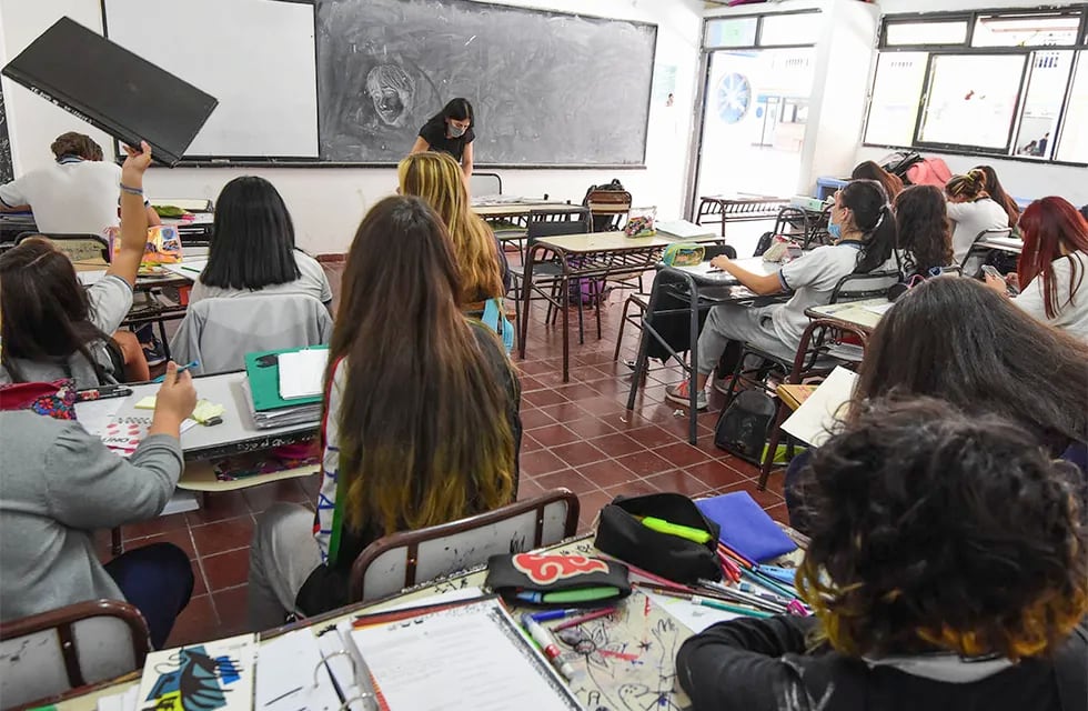 Los sueldos de los docentes de Mendoza en caída. (imagen ilustrativa: Mariana Villa / Los Andes)