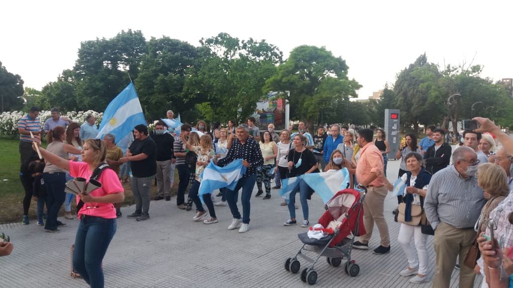 JUNTOS cerró su campaña en la Plaza San Martín