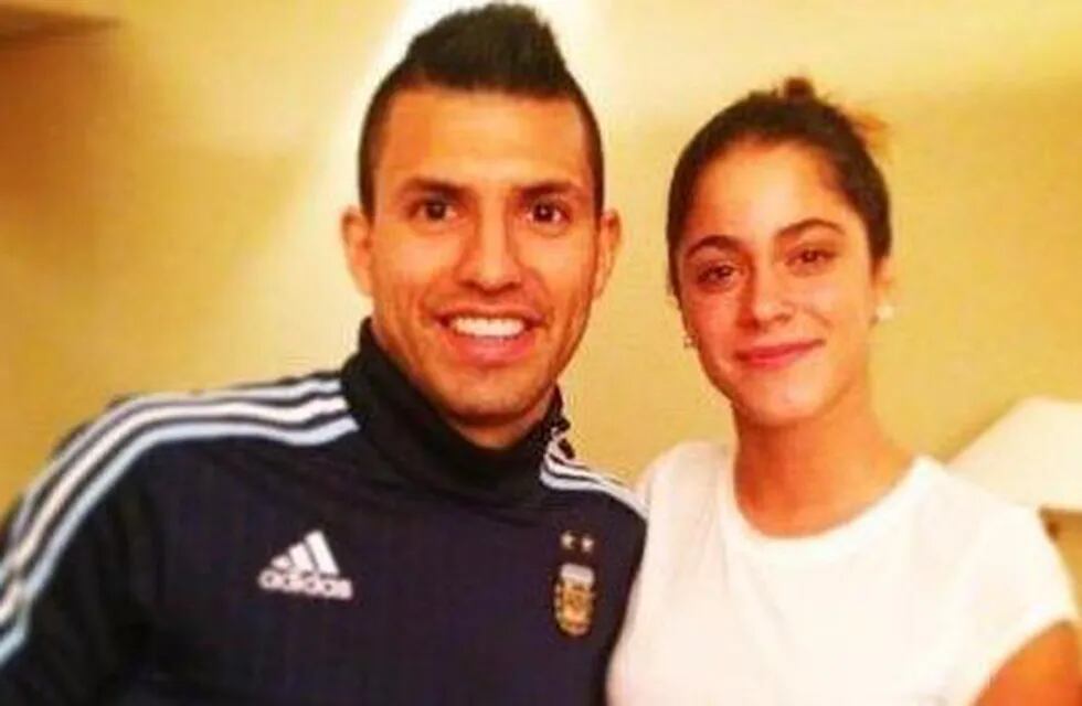 Tini Stoessel junto a Sergio \