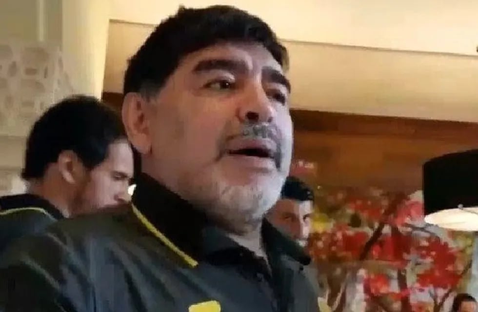 Diego Maradona se enojó con periodistas mexicanos en la previa a su debut en Dorados.