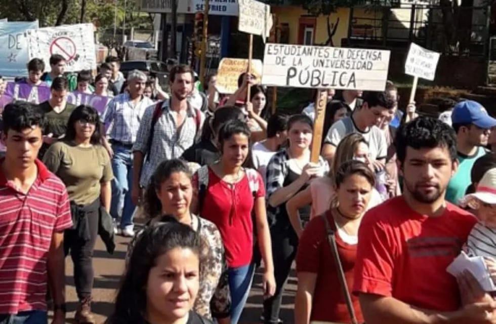 Marcha de los estudiantes de la UNaM
