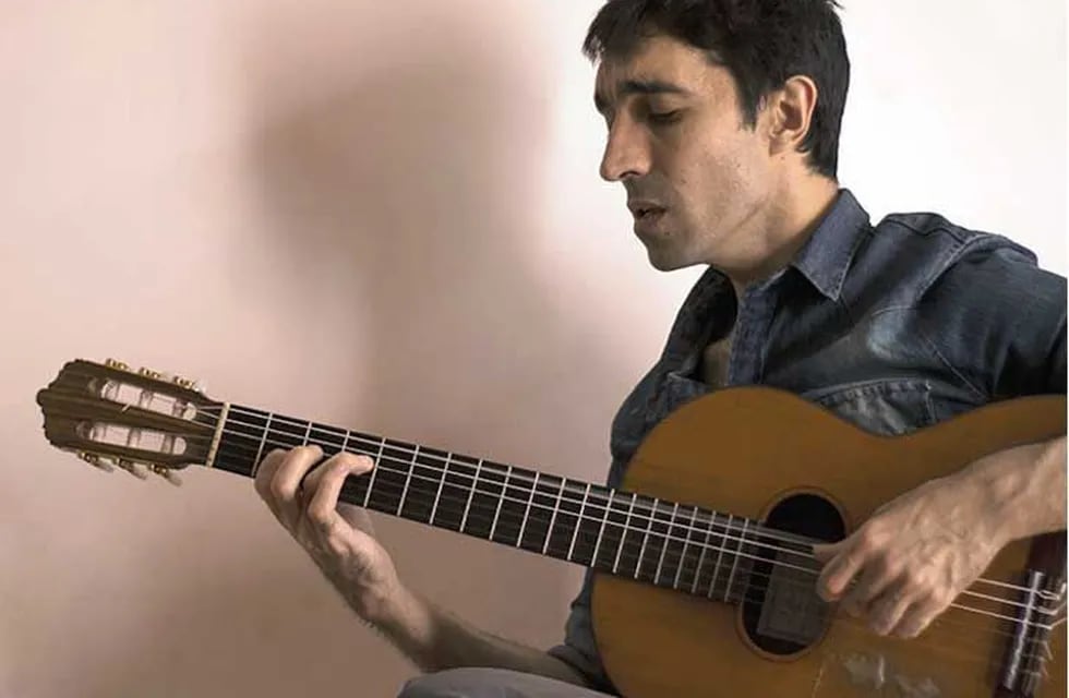 Sergio Zabala, cantante, músico y compositor.  Foto: web