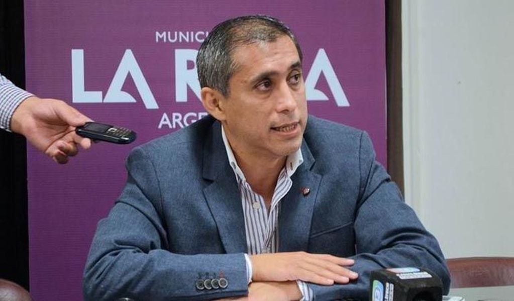 El actual intendente denunció al gobernador Sergio Casas por "retención indebida de fondos"