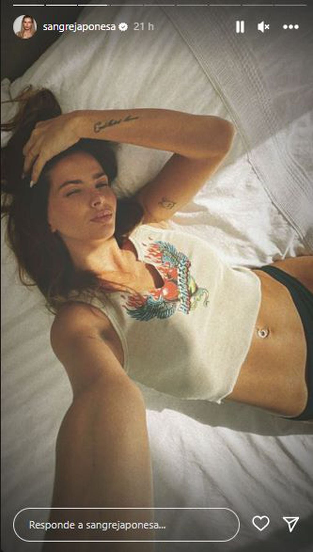 La actriz se sacó una selfie desde la cama y subió la temperatura en las redes sociales / Foto: Instagram