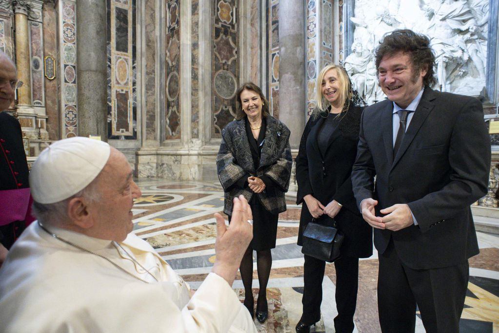 El encuentro entre el Papa Francisco y Javier Milei en el Vaticano. Foto: EFE/EPA.