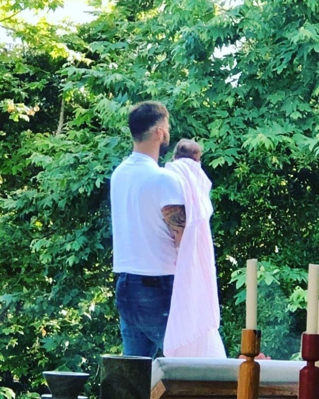 Ricky Martin publicó una tierna foto para mostrar por primera vez a su hija (Foto: Instagram)