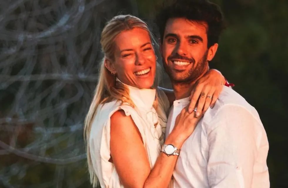 Nicole Neumann y Manuel Urcera se comprometieron.