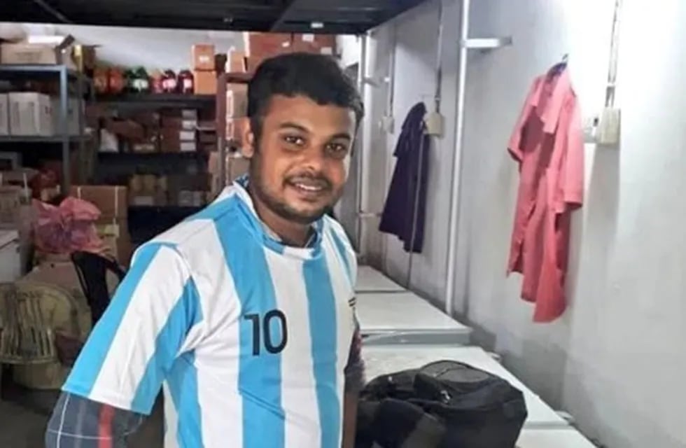 Dinu Alex, un fanático indio de Lionel Messi, se mató tras la goleada que sufrió Argentina ante Croacia.