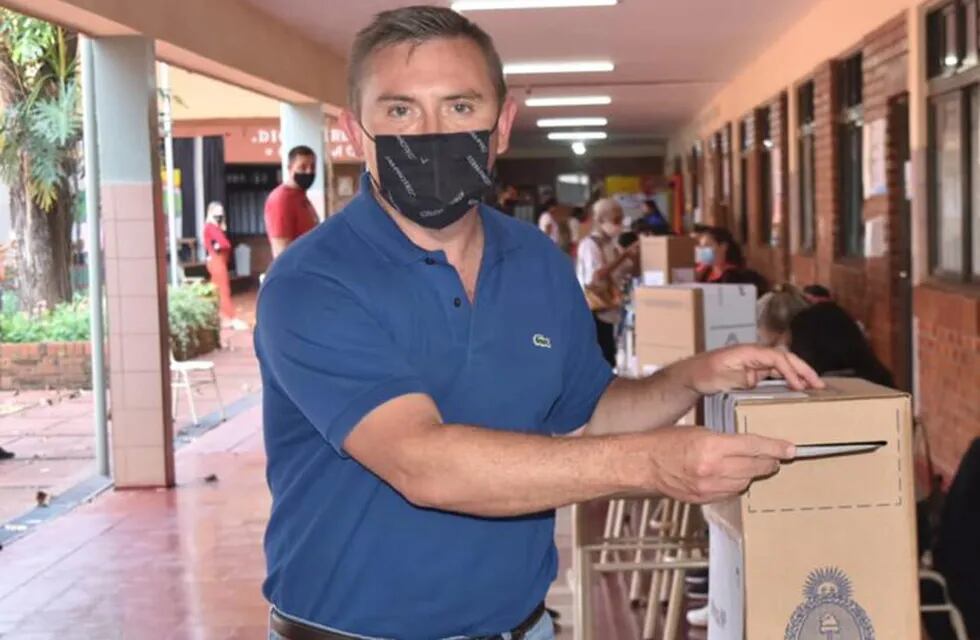 PASO 2021 en Misiones | Carlos Sartori, intendente de Campo Grande, emitió su voto.