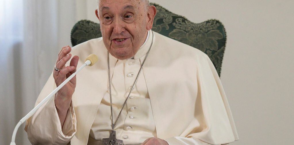 El Papa Francisco critica la Navidad consumista.