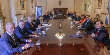 La reunión de los gobernadores del PJ con Alberto Fernández por el embate contra la Corte. (Presidencia)