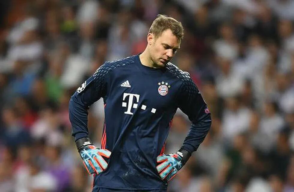 Manuel Neuer volvió a lesionarse y en Alemania están más que preocupados. (DPA)