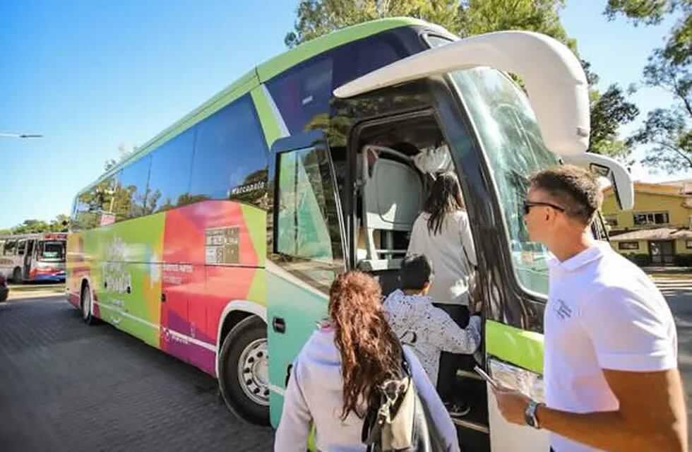 El Bus Turístico Itinerante de la Provincia comenzó a recorrer distintas zonas de Pinamar.