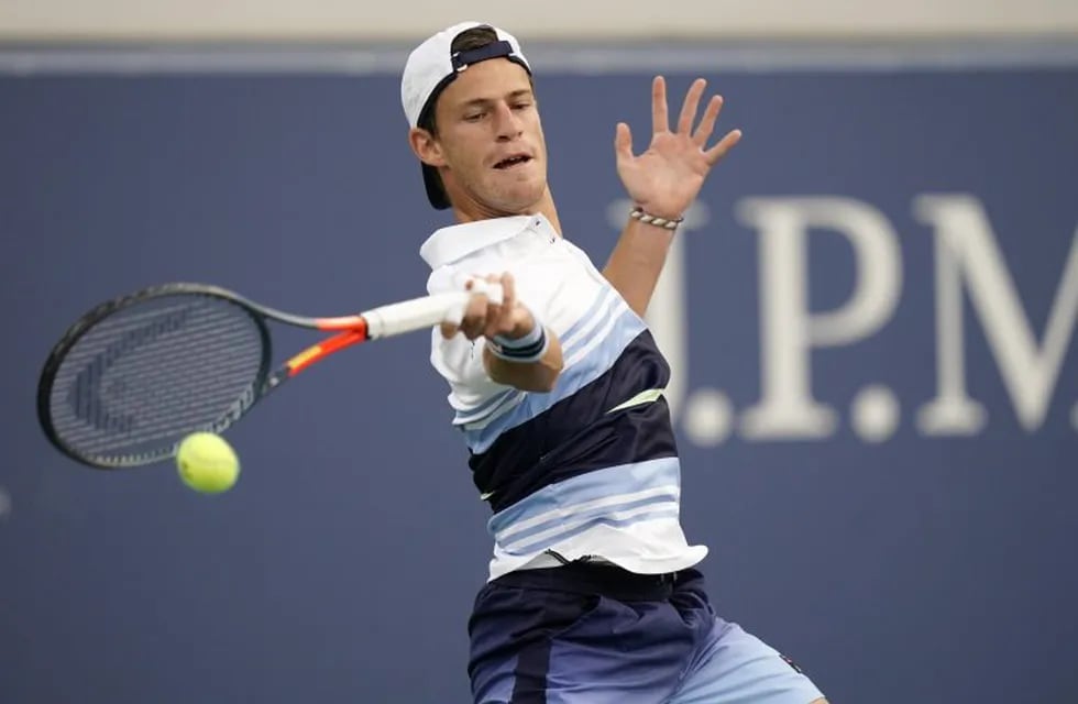 New York (United States), 31/08/2019.- Diego Schwartzman of Argentina hits a return to Tennys Sandgren of the US during their match on the sixth day of the US Open Tennis Championships the USTA National Tennis Center in Flushing Meadows, New York, USA, 31 August 2019. The US Open runs from 26 August through 08 September. (Tenis, Abierto, Estados Unidos, Nueva York) EFE/EPA/JOHN G. MABANGLO