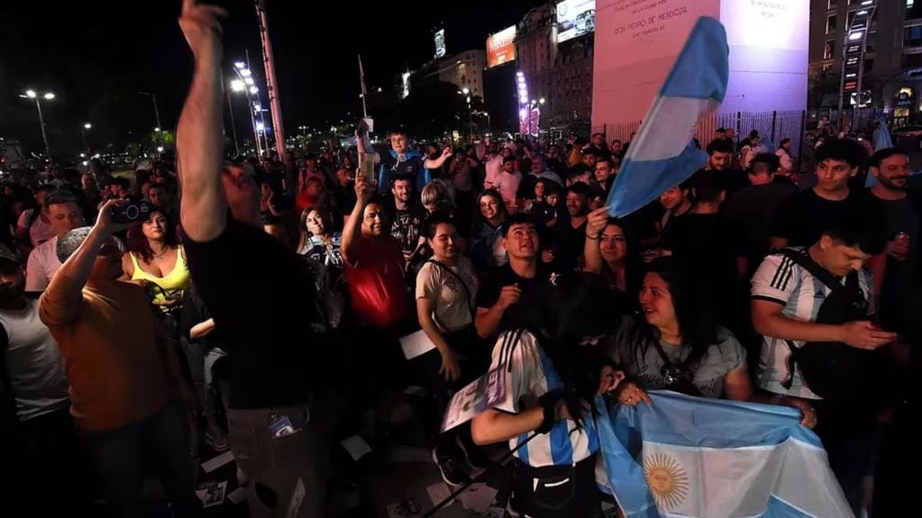 Así se festejó en Buenos Aires la victoria de Javier Milei en el balotaje. / Foto: Gentileza