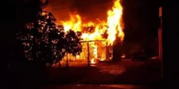 Incendio en Nochebuena dejó con lo puesto a una familia en Eldorado