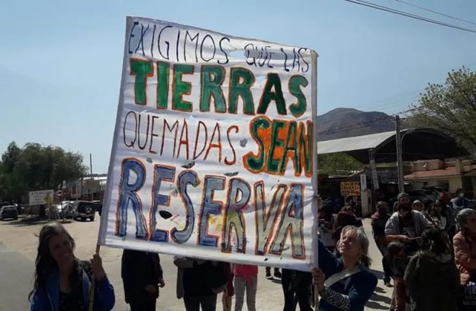 Imagen de la manifestación de ambientalistas en Capilla del Monte - Foto: Capilla del Monte Noticias