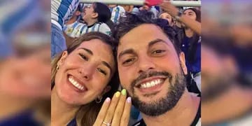 Un santiagueño le pidió casamiento a su novia mientras Argentina jugaba contra Curazao.
