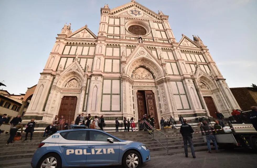 Italia: murió un turista español tras ser impactado por una piedra que cayó de una iglesia\nFoto: EFE/ Maurizio Degl Innocenti