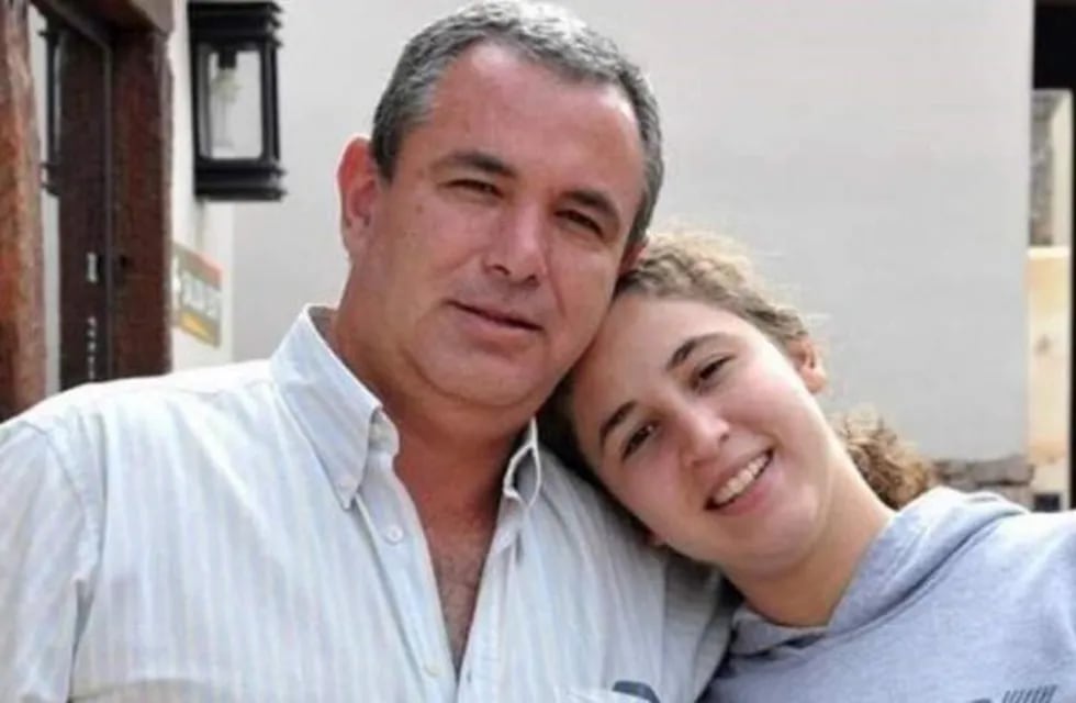 Agustín Sal sigue sin dar con el paradero de su hija Carolina, que desapareció aquella noche.