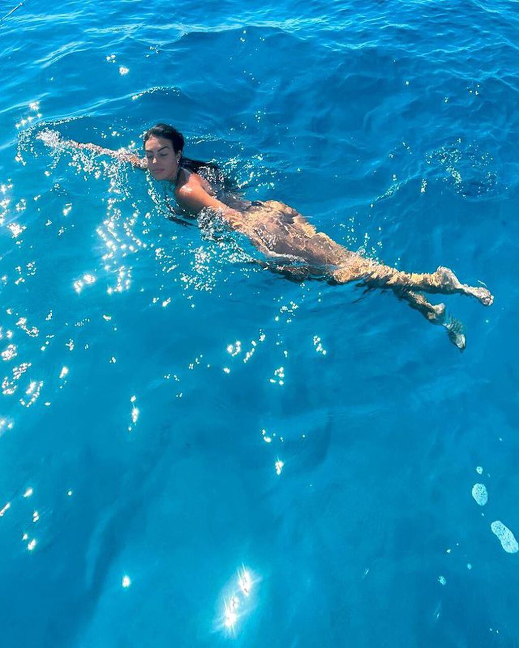 Georgina Rodríguez, como pez en el agua, disfruta de sus vacaciones en bikini