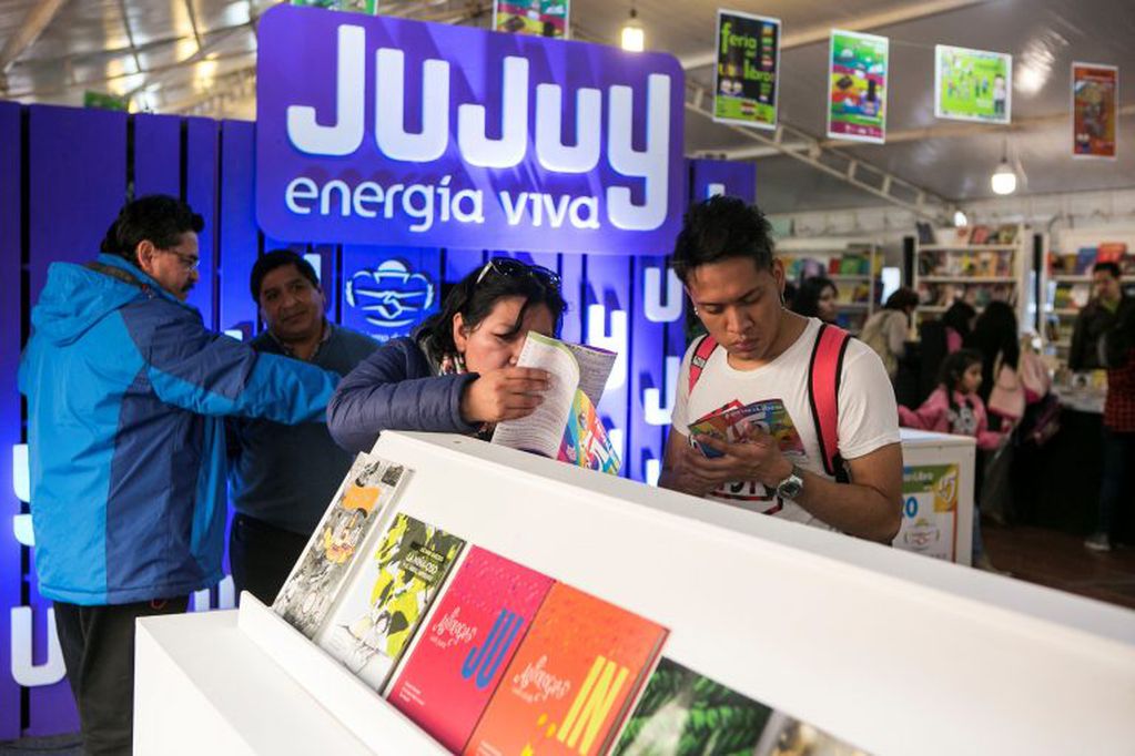 La 15ta. Feria del Libro se desarrolla en San Salvador de Jujuy. La propuesta se extenderá hasta el lunes próximo.