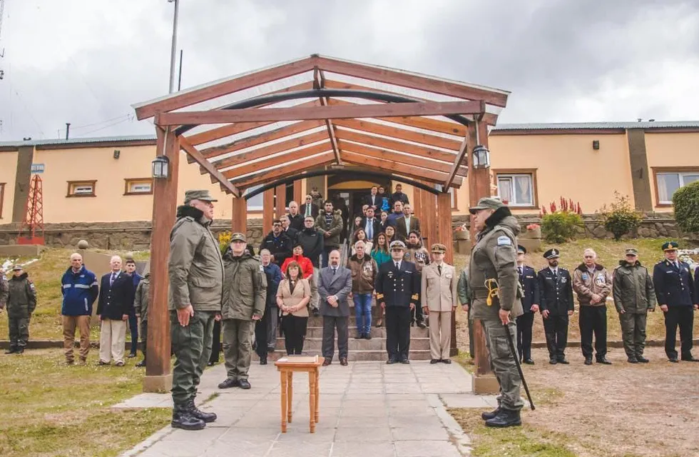 Ceremonia de puesta en cargo del nuevo jefe de Agrupación XIX Tierra del Fuego, comandante Principal Silvio Ramón Amarilla.