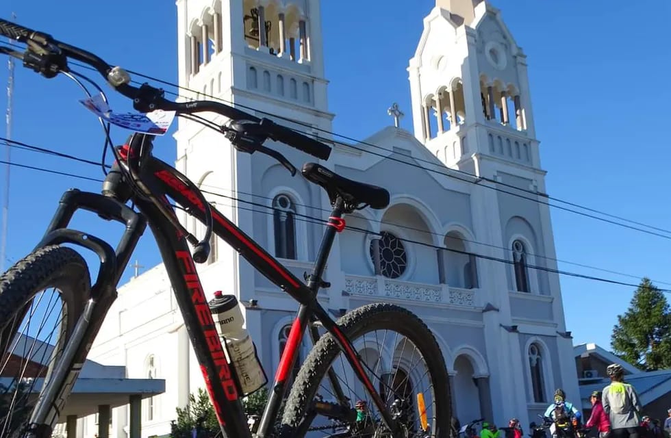 “Pedaleamos por la Fe” organizado por el grupo de cicloturismo “Crespobike” de la localidad de Crespo.