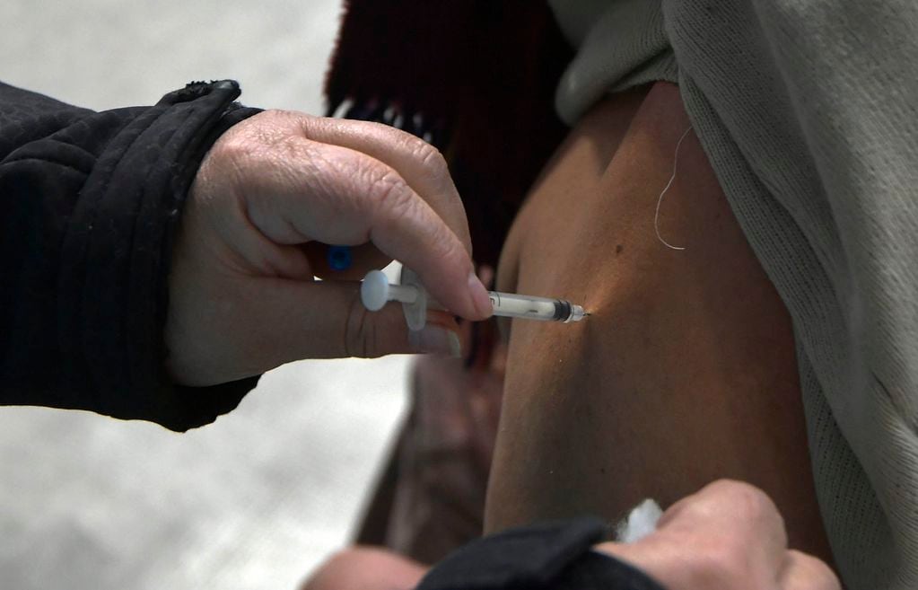 Este viernes se dio inicio a la campaña de vacunación contra la gripe en Santa Fe.