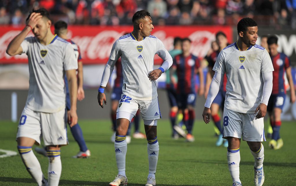 Boca, en medio de otra crisis, en su visita a San Lorenzo de Almagro. (Fotobaires).