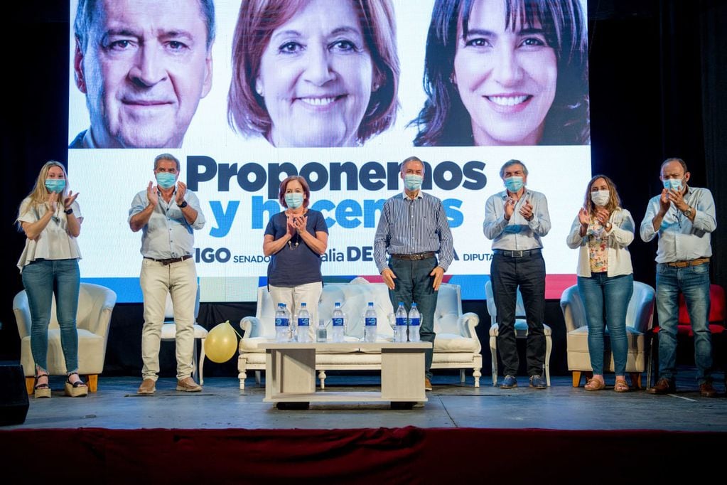 El gobernador Juan Schiaretti encabezó un acto en Marcos Juárez, junto a la candidata Alejandra Vigo (Prensa Hacemos por Córdoba).