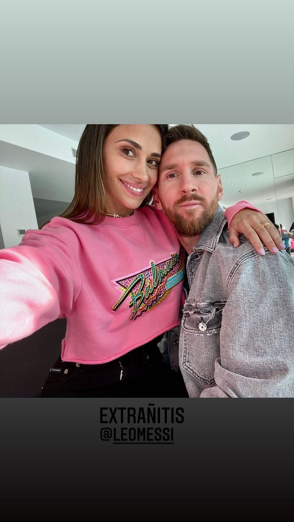 La rosarina publicó una selfie dedicada a su esposo antes del debut de Argentina en Copa América.