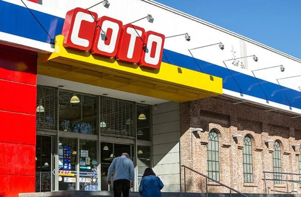 Coto y Carrefour son las cadenas que podrían abrir desde el próximo domingo 8 de enero.