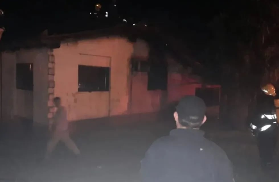 Violencia en Montecarlo: tras una discusión, un hombre incendió la vivienda de su pareja.