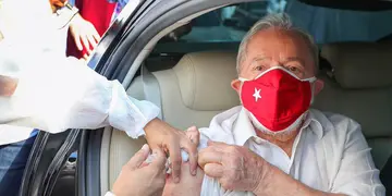 Lula recibió la segunda dosis anticovid